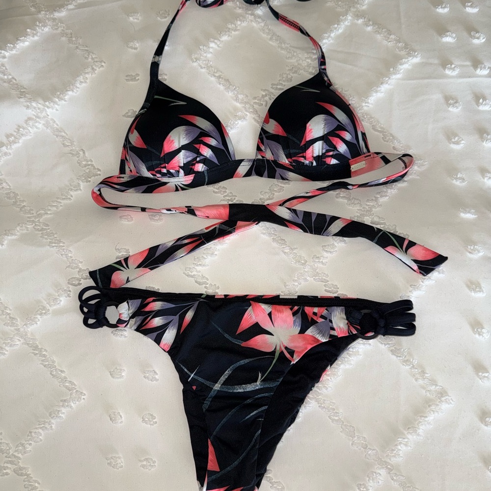 Roxy Tropical Black and Pink Bikini Set Small Top Medium Bottoms